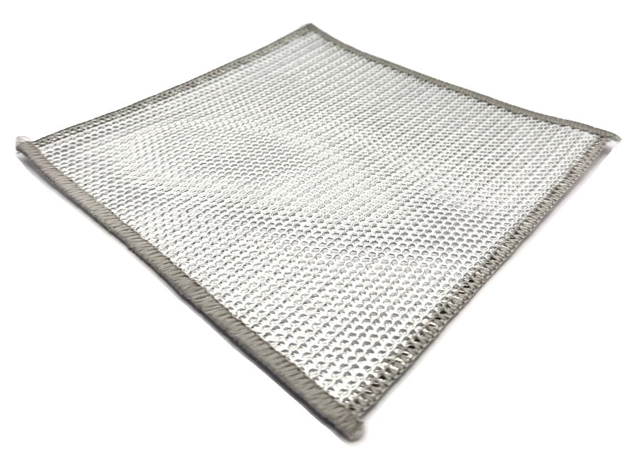 Effortlessly Wipe Away Burnt On Food from Trays, Hobs & Pans!